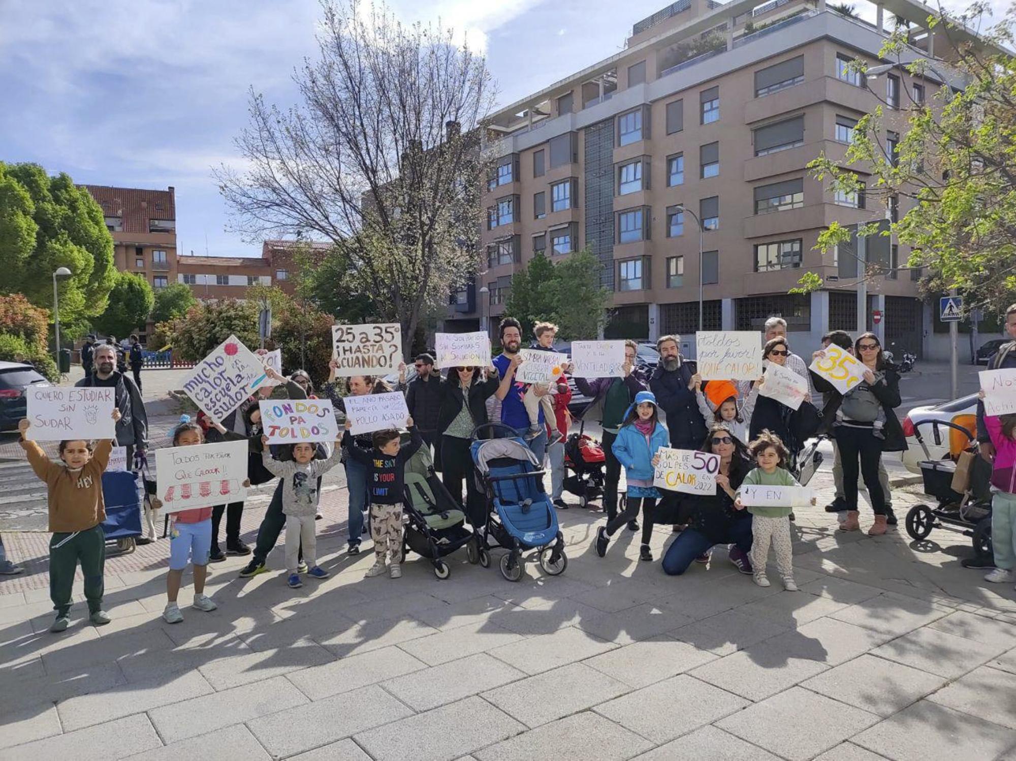 Escuela Pública protesta calor en coles